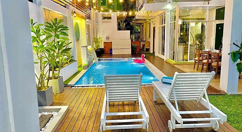8Plus Motels
