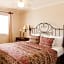 Vineyard Court Designer Suites Hotel