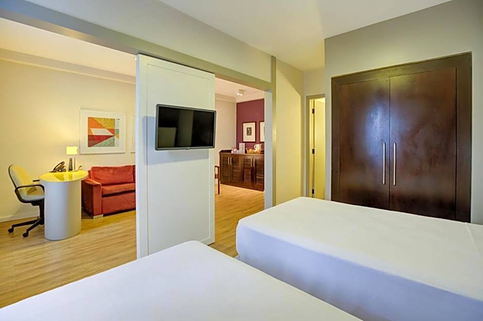 Quality Suites Alphaville