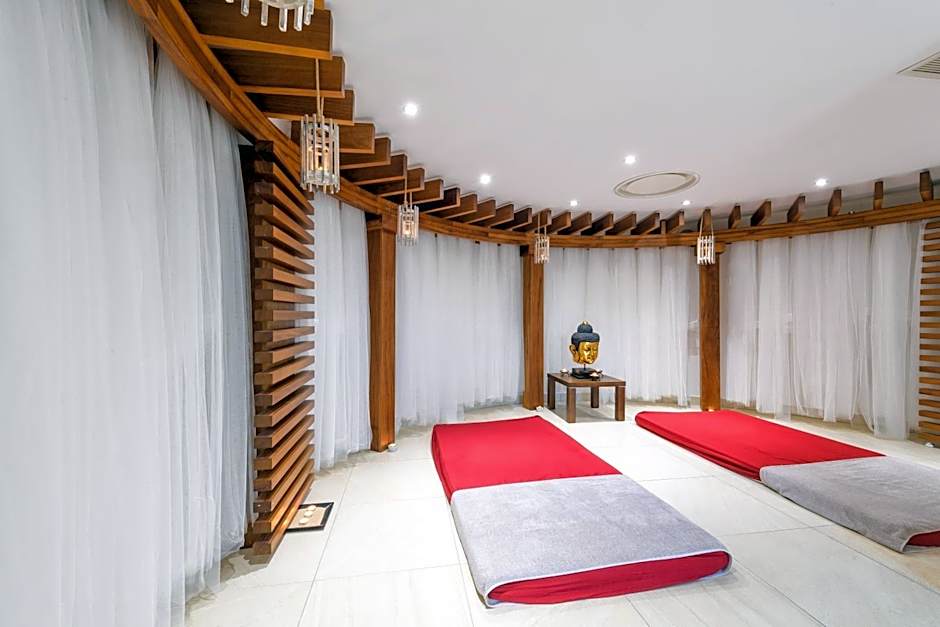 Asterias Beach Hotel