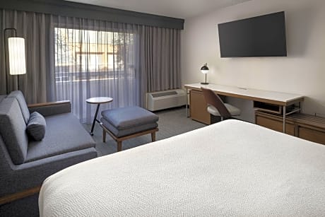 King Room - Hearing Accessible