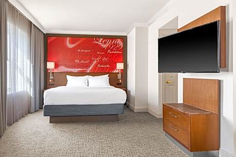 Room, 1 King Bed with Sofa bed (Mobility Accessible, Tub) (1 King Bed and 1 Double Sofa Bed)