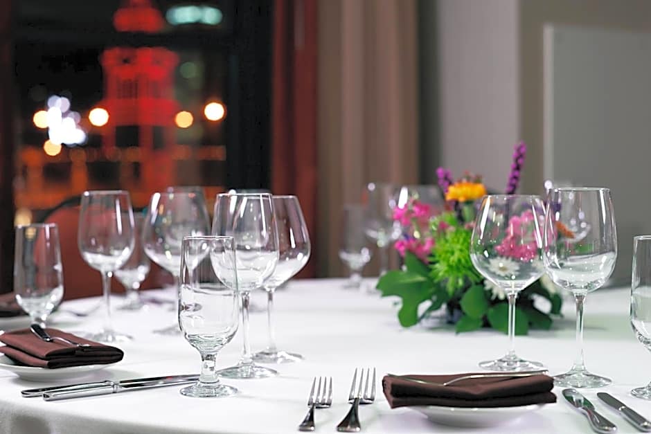 The Raphael Hotel, Autograph Collection by Marriott