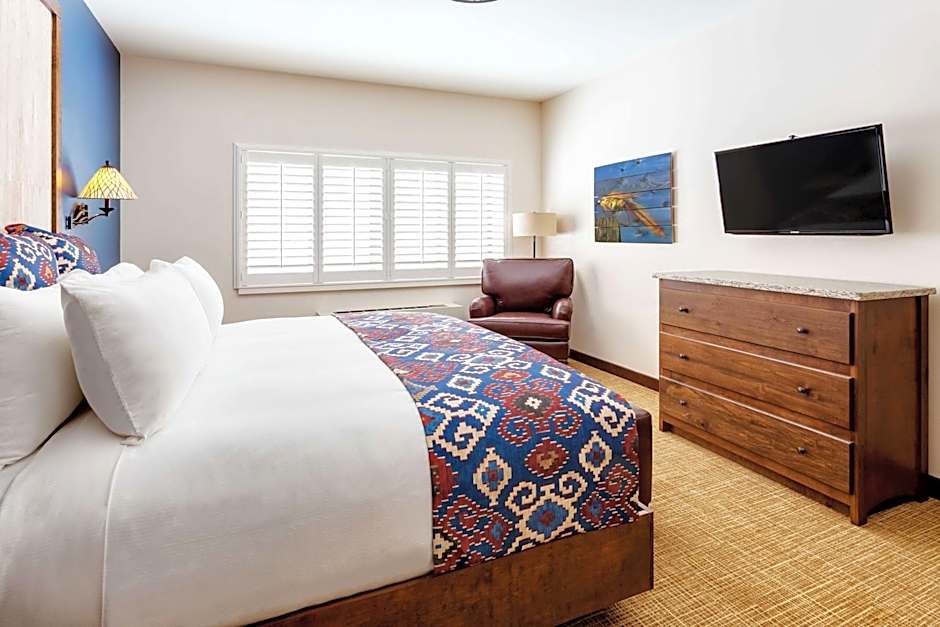 Tailwater Lodge Altmar Tapestry Collection by Hilton