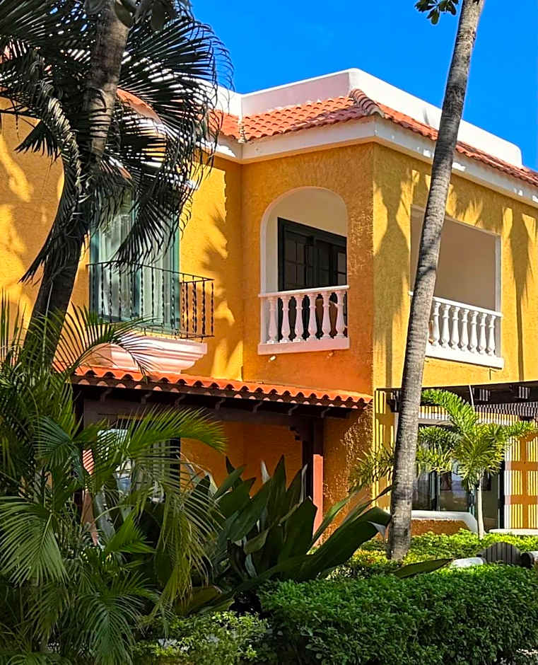 Harbour Village Beach Club