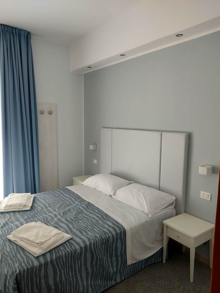 Hotel Caravel Park