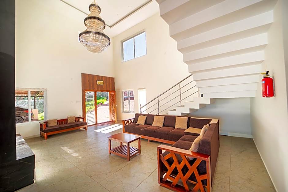 Queen's Hotel Mount garden Kodaikanal