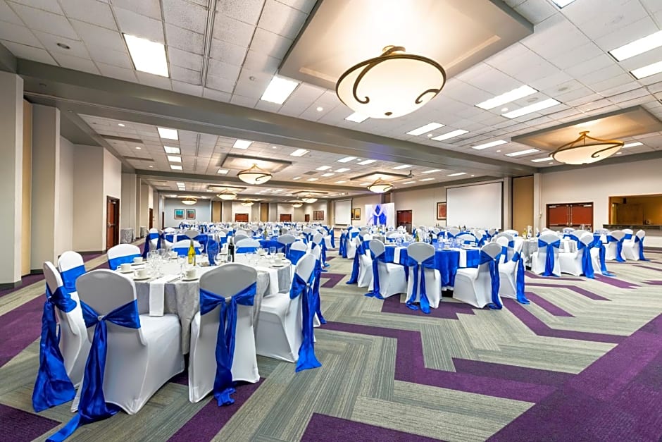 Holiday Inn Hotel and Suites Beaumont-Plaza I-10 & Walden By IHG