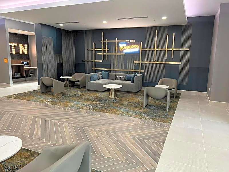 La Quinta Inn & Suites by Wyndham Manchester / Arnold AFB