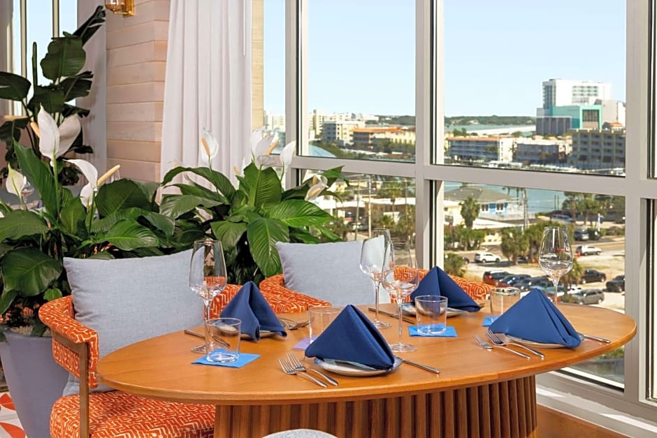 The Hiatus Clearwater Beach, Curio Collection by Hilton