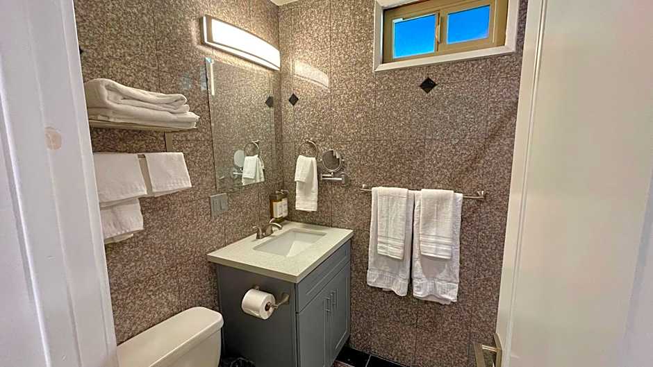 Quintessence ApartHotel