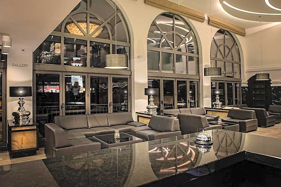 Villa Plaza Boutique Hotel & Spa
