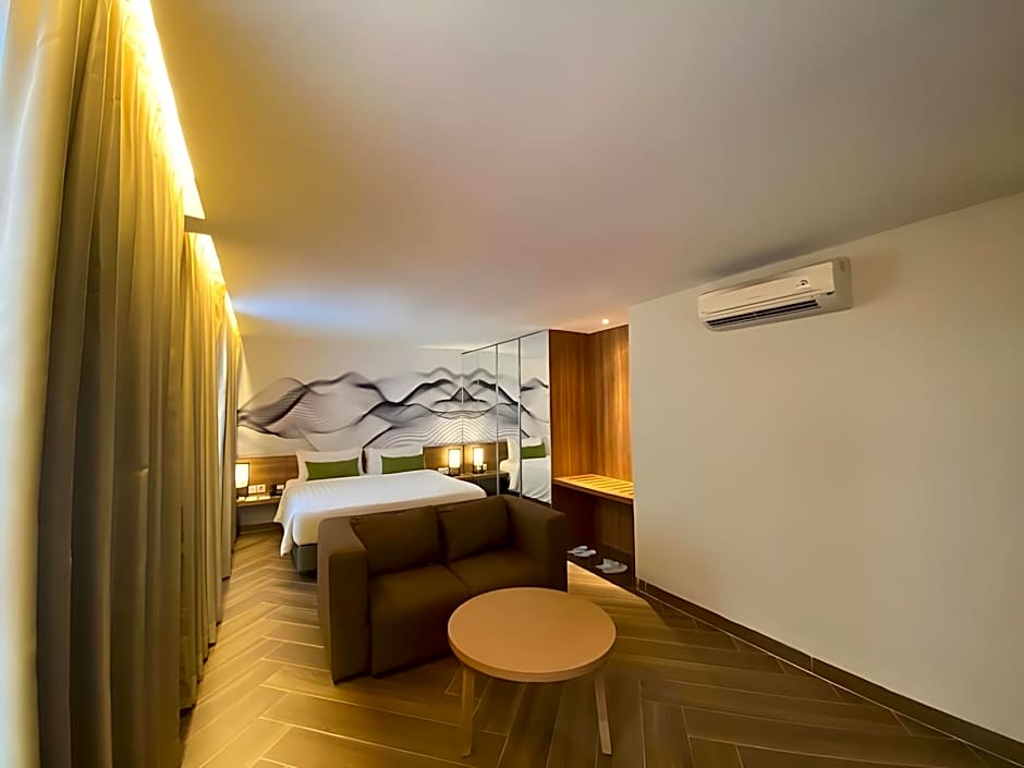 Grand Zuri Duri Hotel