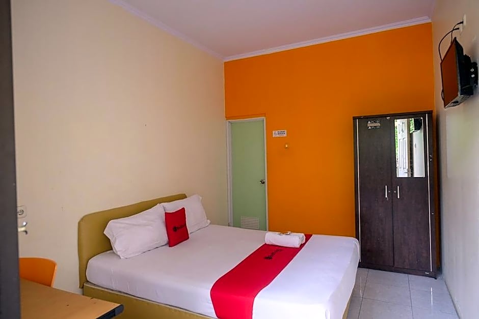 RedDoorz @ Jalan Pramuka Manado