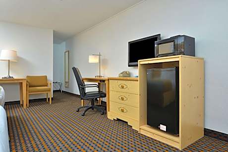 Double Room with Two Double Beds - Disability Access/Non-Smoking