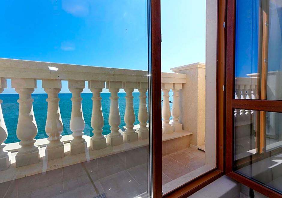 Maria Palace Complex