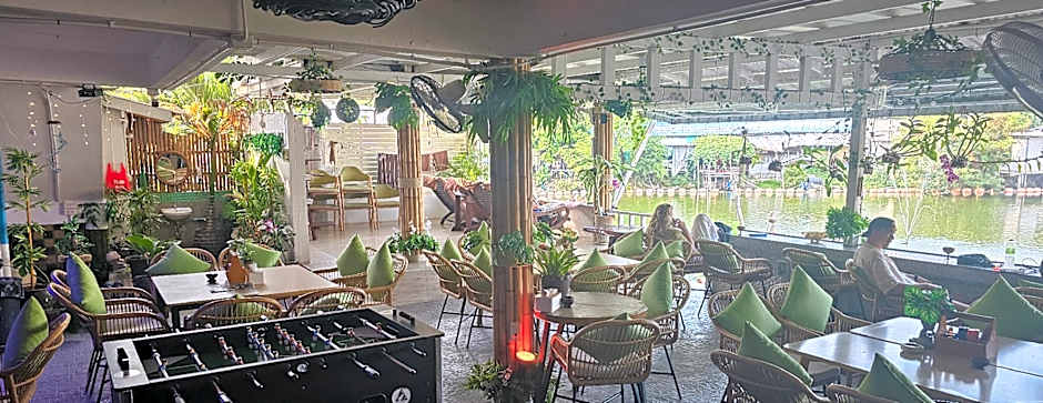 Hideout Hostel