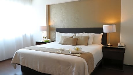 Superior Room with King Size bed