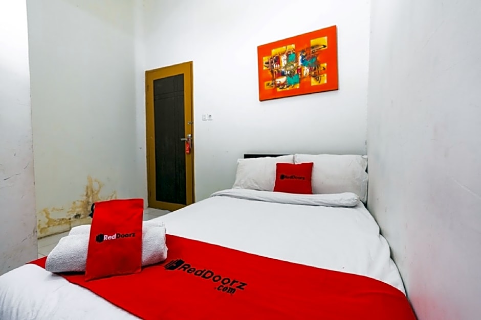 RedDoorz @ Hertasning Area 2