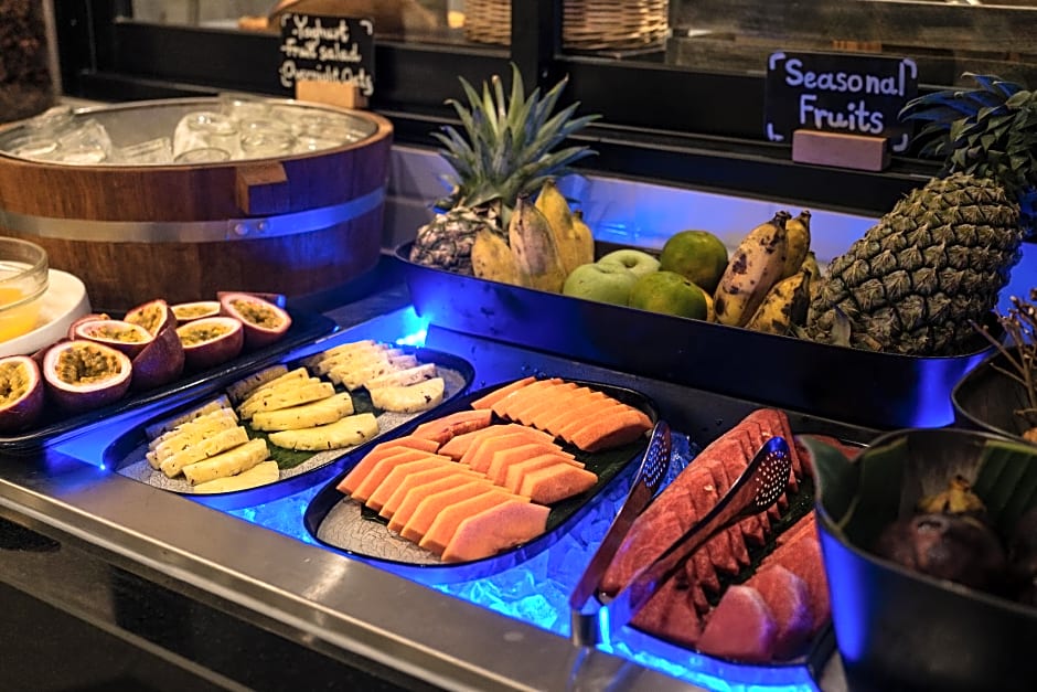 PARKROYAL Suites Bangkok