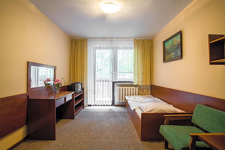 OW Inter Piast Kalbornia - z własną plażą z kąpieliskiem i przystanią