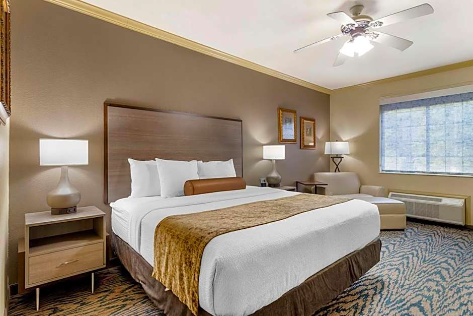 Best Western Plus Crown Colony Inn And Suites