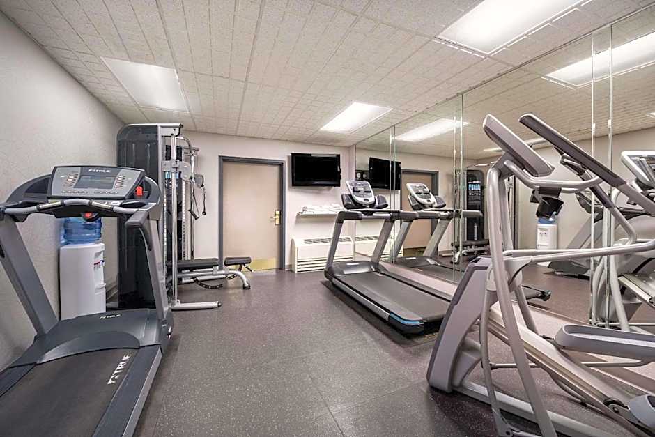 Country Inn & Suites by Radisson, Freeport, IL