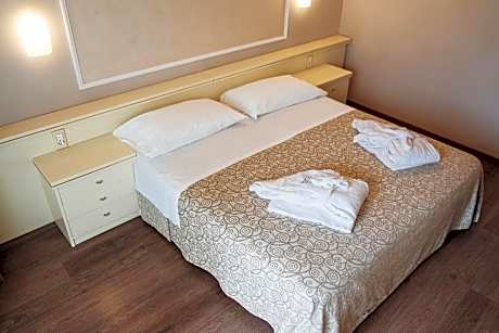 Double or Twin Room with Spa Access