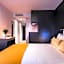 Best Western Plus Suitcase Paris La Defense