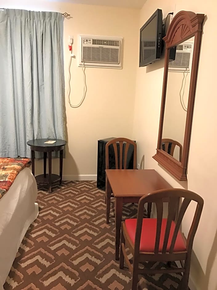 Waterbury Big Apple Motel