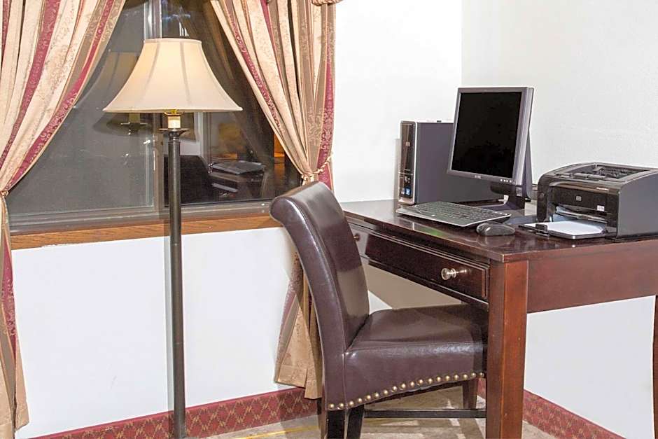 Super 8 by Wyndham Elko