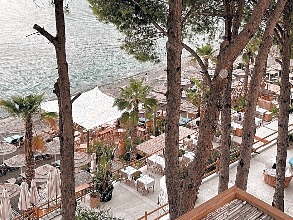 Perios Beach House - Adults Only