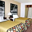 Super 8 by Wyndham Three Rivers