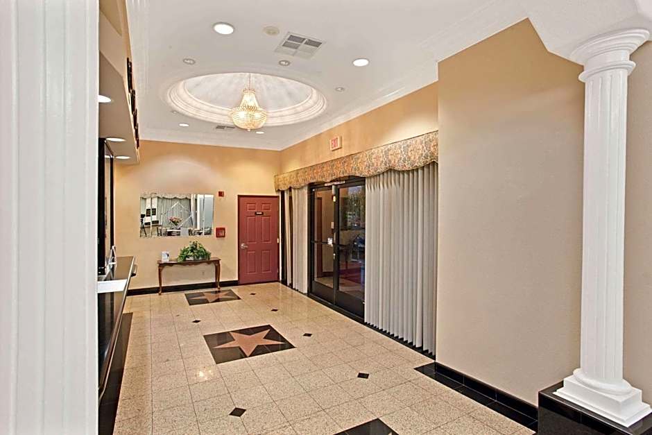 Super 8 by Wyndham Hollywood/LA Area