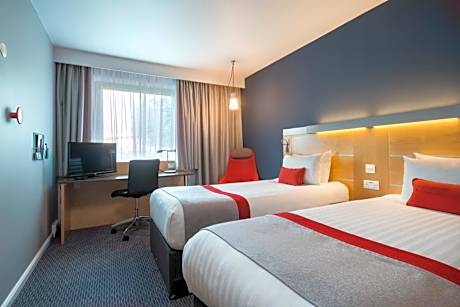 Standard Twin Room with Free Hot Breakfast