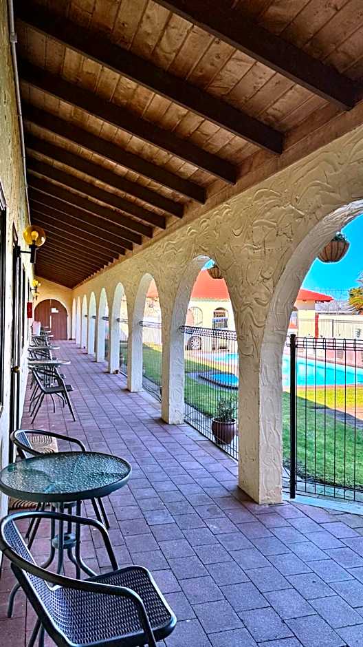 Captains Quarters Motor Inn