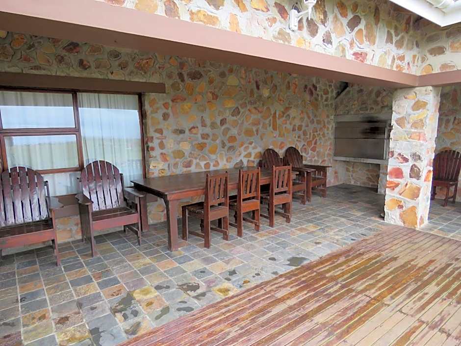 Mentors Country Estate