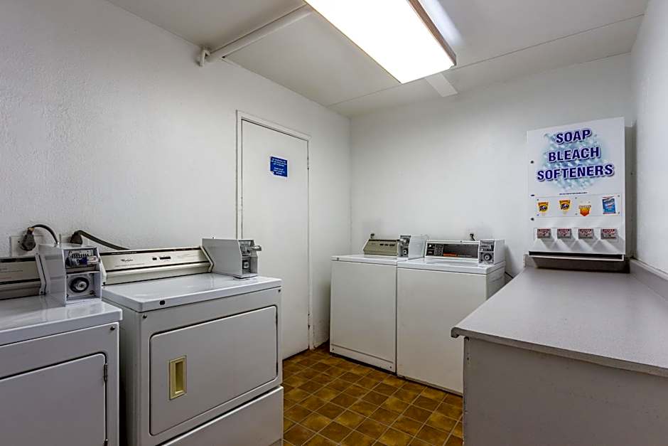 Motel 6 Glendale AZ