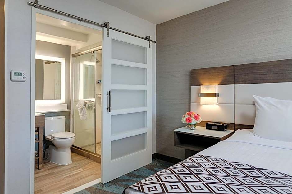 Crowne Plaza Ventura Beach By IHG