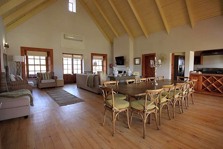 Dundi Lodge
