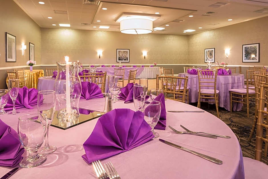 DoubleTree by Hilton Laurel