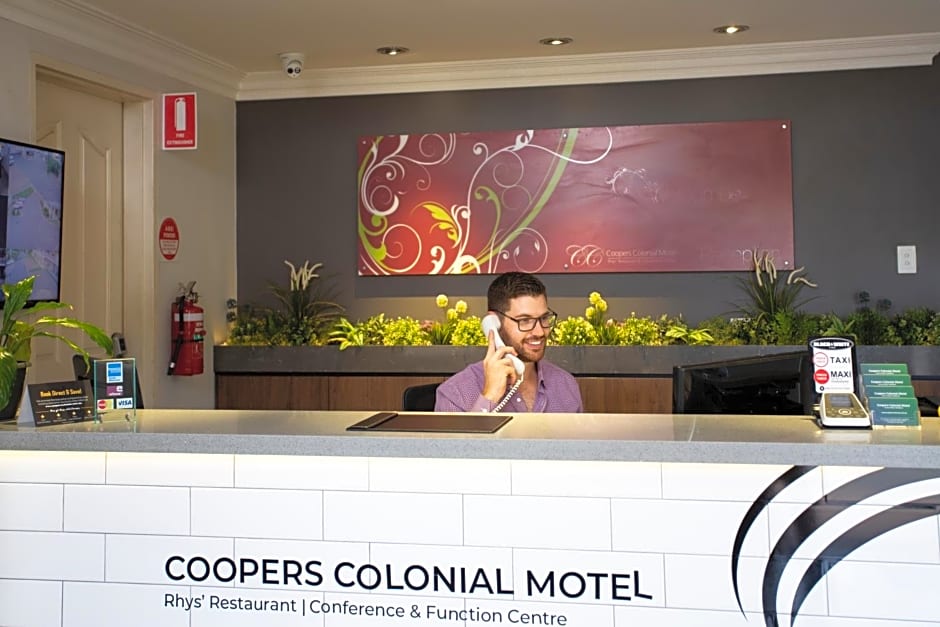 Coopers Colonial Motel
