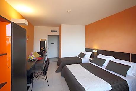 Family Room with Sea View