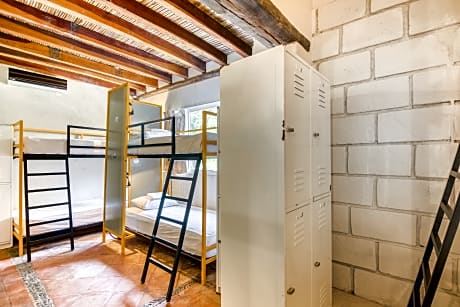 6 Bed Mixed Community Dorm