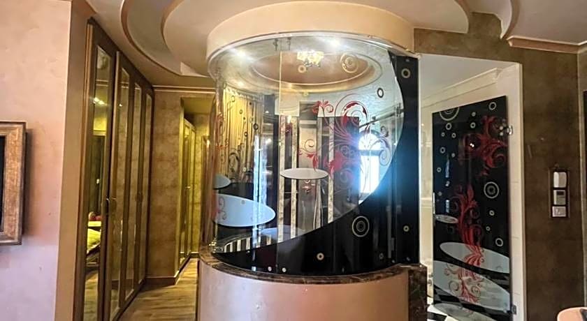 Q Hotel
