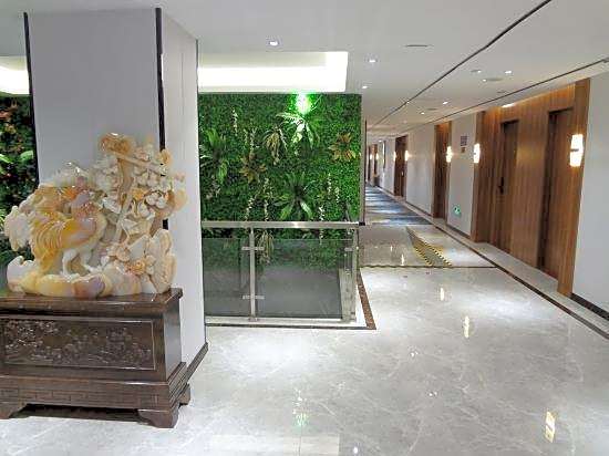 Wanting Hotel (Guangzhou Baiyun Railway Station Xinshi Baixin Plaza)