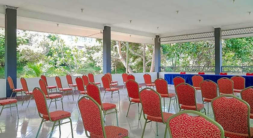 Bumi Ciboled Mitra RedDoorz near Gerbang Tol Pamulihan