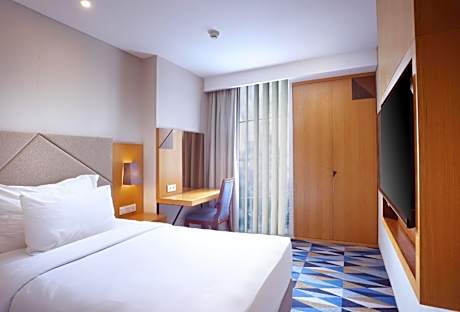 Two-Bedroom Family Suite with Queen and Single Beds