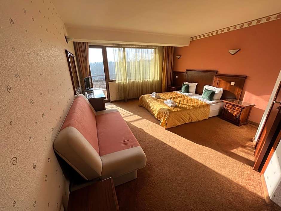 HOTEL BOLYARI