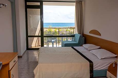 Deluxe Suite with Sea View